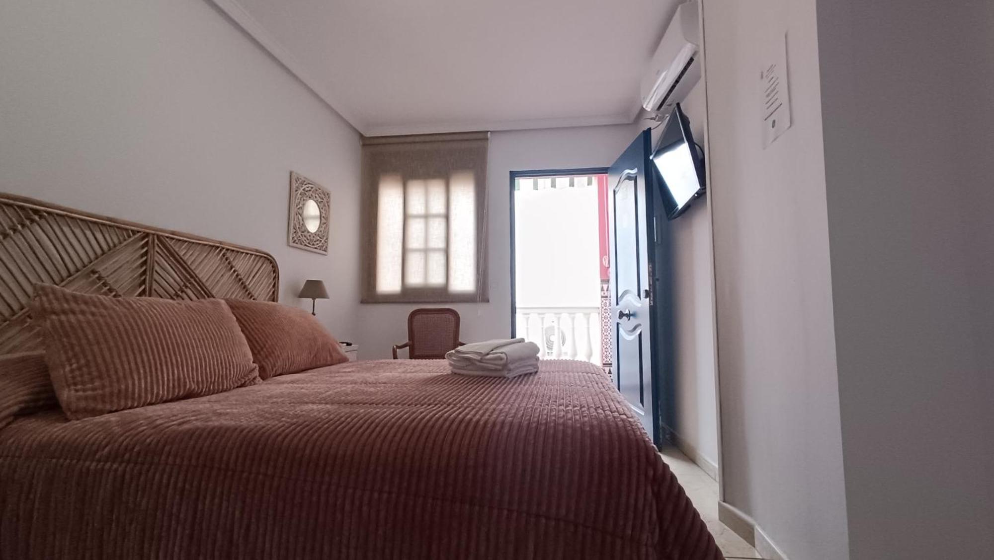 Guest house Rompeolas Playa *